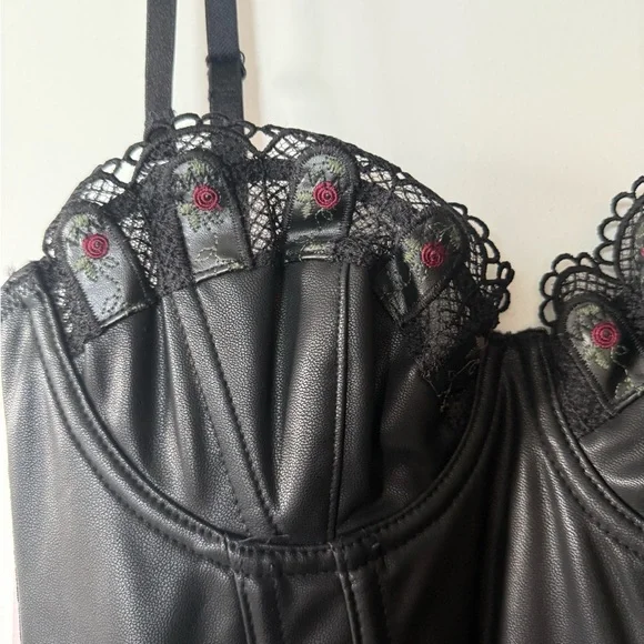 NWT SAVAGE FENTY RENAISSANCE ROSE CORSET DRESS - Picture 8 of 14